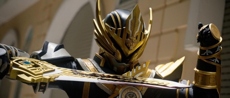 Tạo hình chiến binh giáp vàng trong Chiến thần Lạc Hồng .