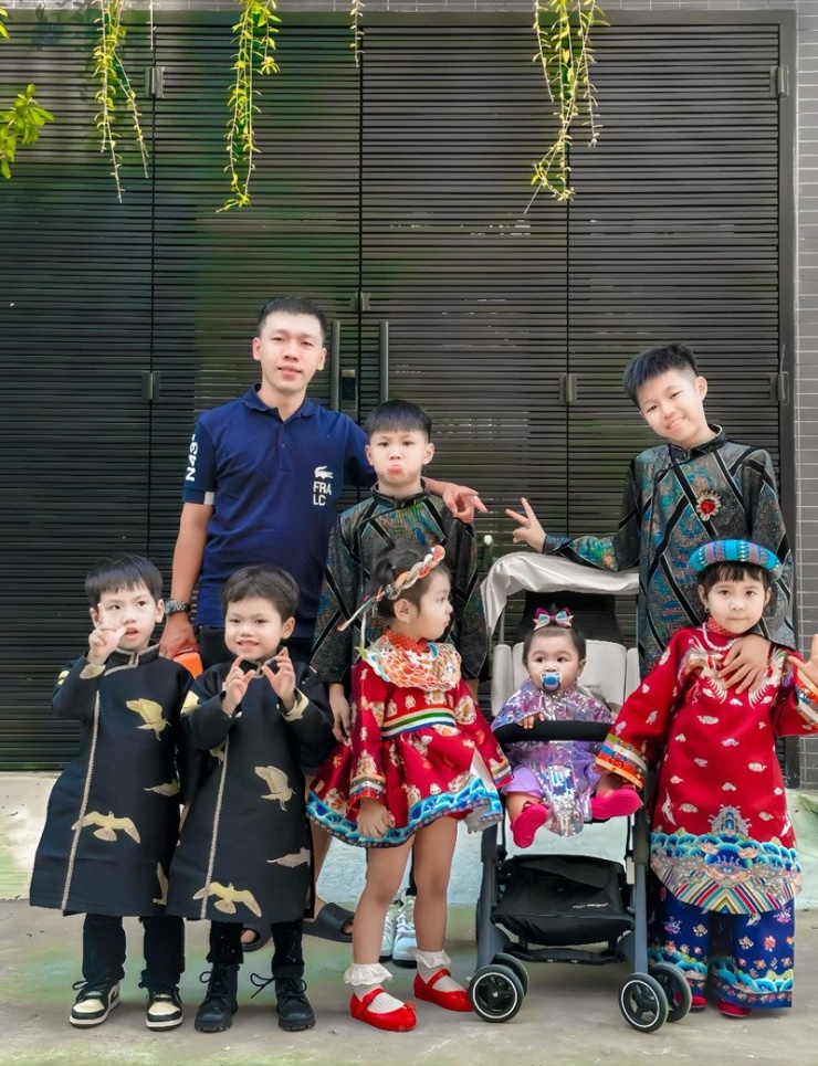 7 người con là món quà quý giá của vợ chồng chị Ngọc 