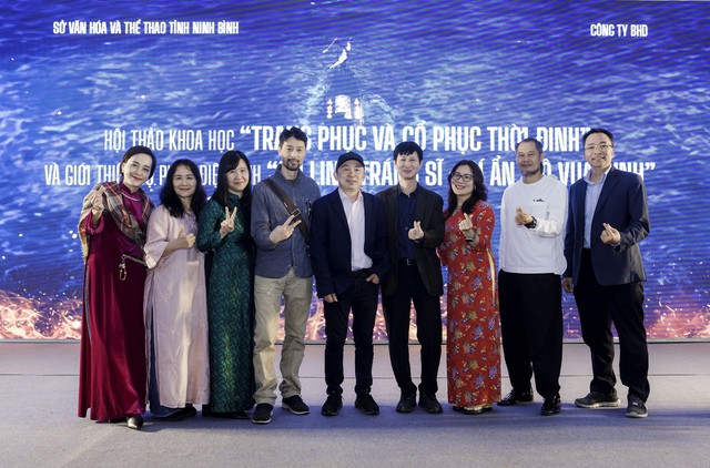 1744106026-doan-lam-phim-va-cac-dai-bieu-cac-khach-moi-den-tham-du-buoi-gioi-thieu-du-an-phim-ho-linh-trang-si-2115-width640height422 Đoàn làm phim và các đại biểu, khách mời đến tham dự hội thảo và giới thiệu dự án phim