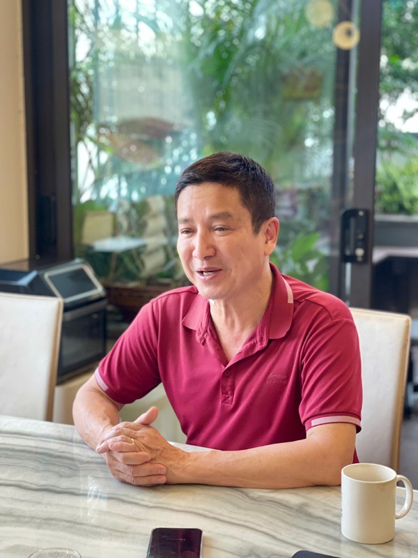 NSƯT Chí Trung cảm thấy may mắn vì con không theo nghề. Ảnh: Ngọc Mai