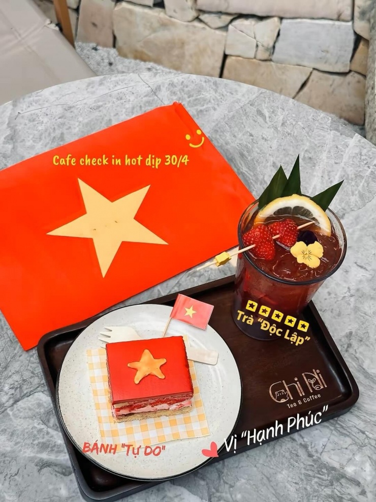 Giới trẻ nô nức check-in các địa điểm rực rỡ cờ hoa dịp 30/4 - 6