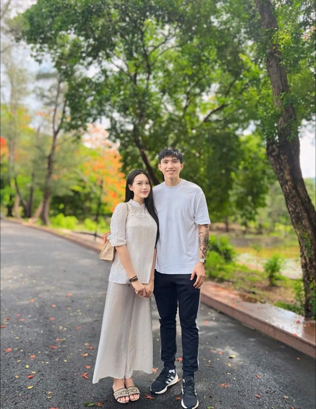 Cặp đôi trai tài gái sắc.