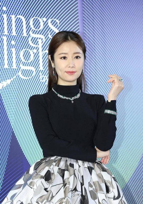 Lâm Tâm Như vẫn thường xuyên xuất hiện ở các sự kiện, là ngôi sao hàng đầu của Hoa ngữ.