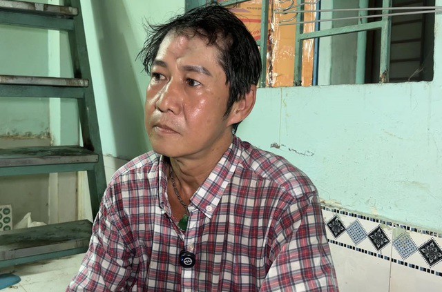 Sỹ Ben U60 sống trong căn nhà trọ chật hẹp, chống chọi với bệnh tật. Ảnh FB Khương Dừa