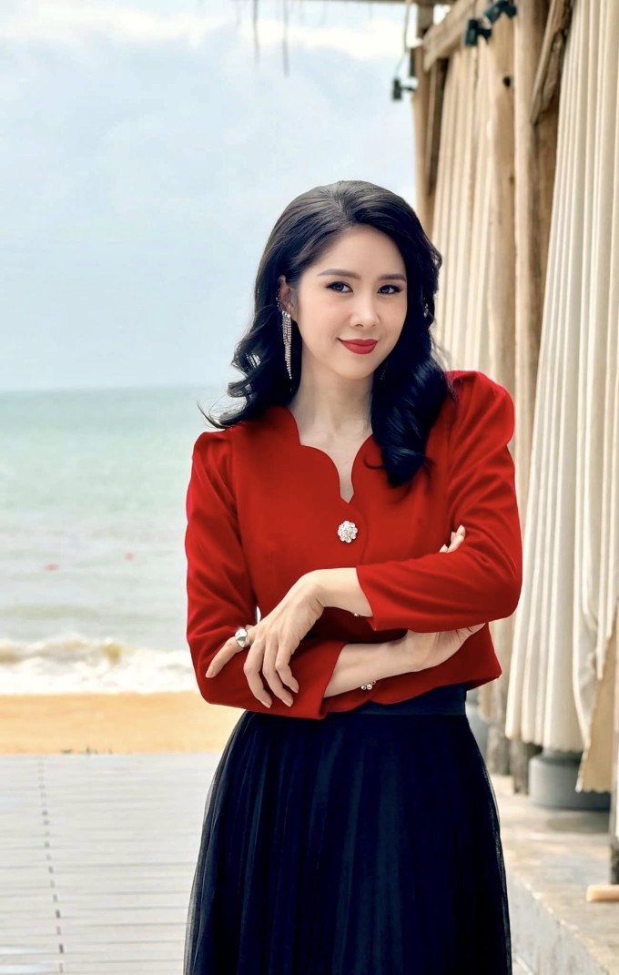 Từ ngày kết hôn với Trung Kiên, Lê Phương gặt hái nhiều thành công trong sự nghiệp, nổi bật nhất là phim truyền hình Gạo nếp gạo tẻ, vở kịch Tiên Nga... Gần nhất, cô gây ấn tượng với phim Khát vọng giàu sang.