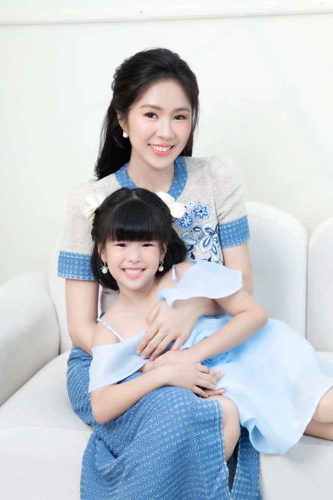 Mang bầu và sinh con gái - bé Bông - khi đang ở đỉnh cao sự nghiệp, Lê Phương không nuối tiếc những cơ hội phải bỏ lỡ. Cô thấy mọi đánh đổi đều xứng đáng khi sinh con cho người đàn ông mình yêu. Theo nữ diễn viên, em bé chào đời khi cô có sức khỏe tốt và kinh tế ổn định nên có điều kiện phát triển rất tốt. Ở tuổi lên 5, Bông được mẹ nhận xét là cô bé thông minh, lém lỉnh.