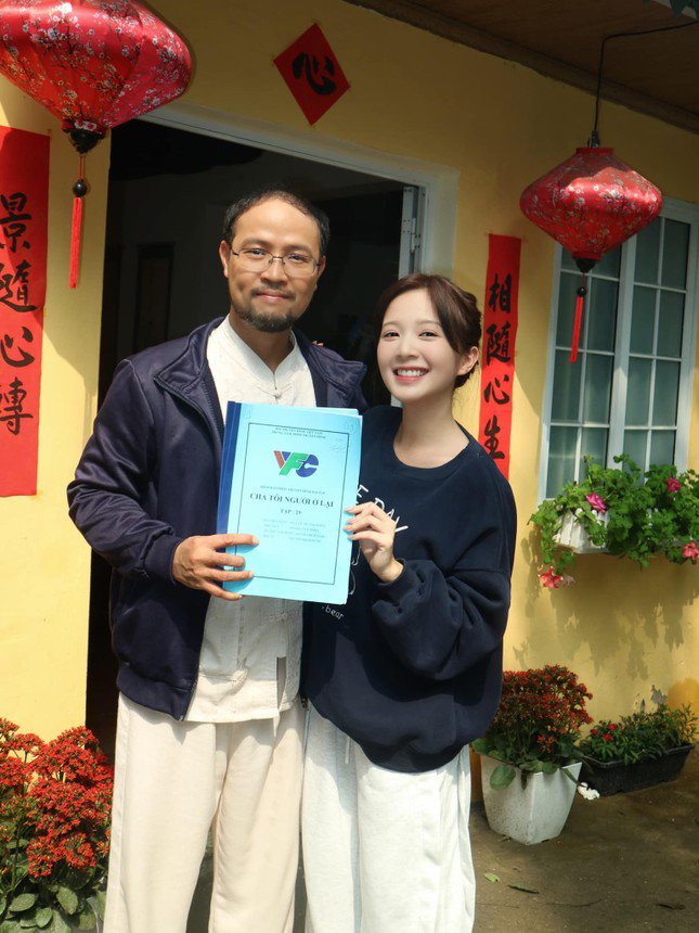 Hai diễn viên này thực tế chỉ chênh nhau 15 tuổi.