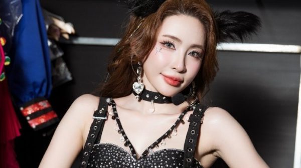 'Trầy da tróc vảy' với 48 chị đẹp 1744680157 157 thumbnail width740height495 anh cat 3 2 auto cropjpg