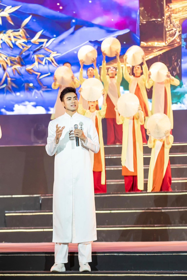 Dương Quốc Hưng được biết đến là ca sĩ nhạc trẻ nhưng nay anh chuyển hướng