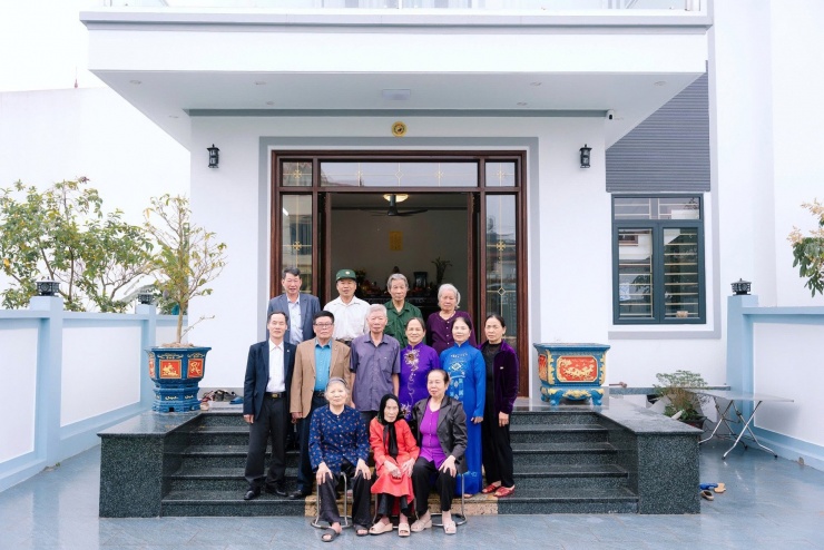 Cụ bà 114 tuổi ở Hà Nội có hơn 100 con cháu, khi sum họp nhà đông như trẩy hội - 2