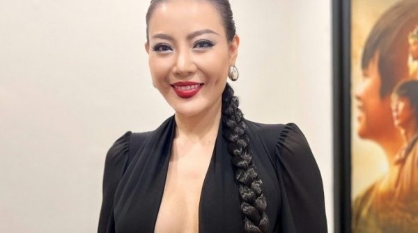 Diễn viên Thanh Hương khoe vòng 1 đốt mắt, không ngại lép vế khi ‘Nam tiến’ 1744861276 648 thumbnail width740height495 anh cat 3 2 auto cropjpg