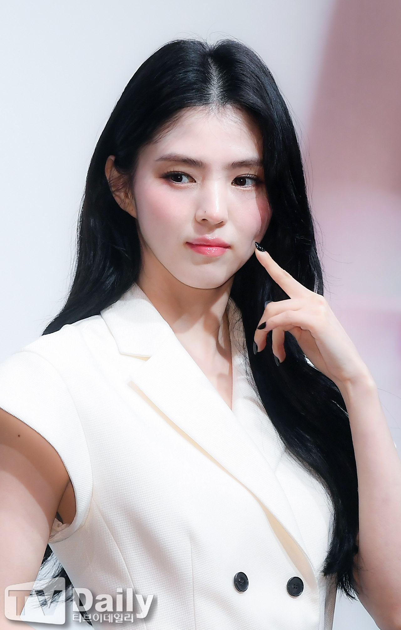 Jisoo đụng độ Han So Hee: Cuộc chiến nhan sắc đỉnh cao, thần thái khác biệt, vẻ đẹp tuyệt đối 10/10!- Ảnh 13.