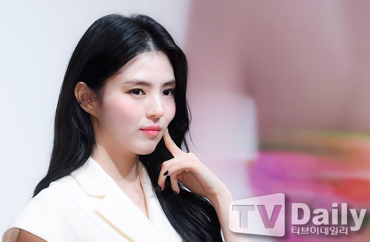 Jisoo đụng độ Han So Hee: Cuộc chiến nhan sắc đỉnh cao, thần thái khác biệt, vẻ đẹp tuyệt đối 10/10!- Ảnh 11.