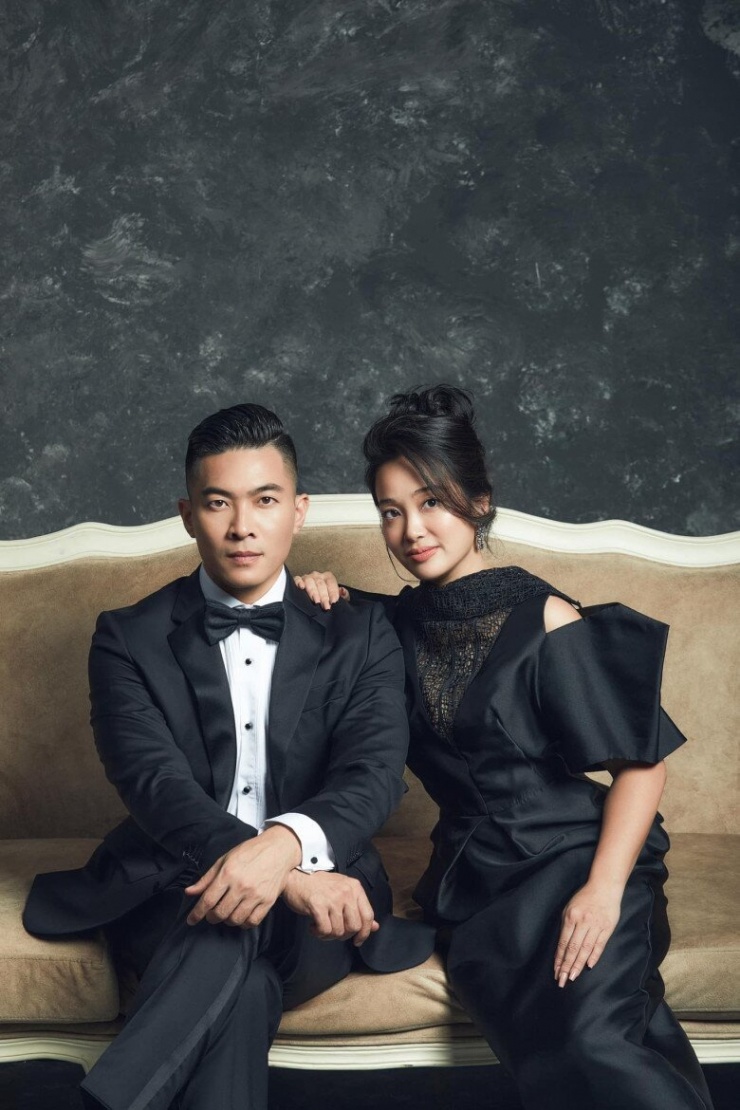 Nữ MC tác nghiệp trên trực thăng không quân