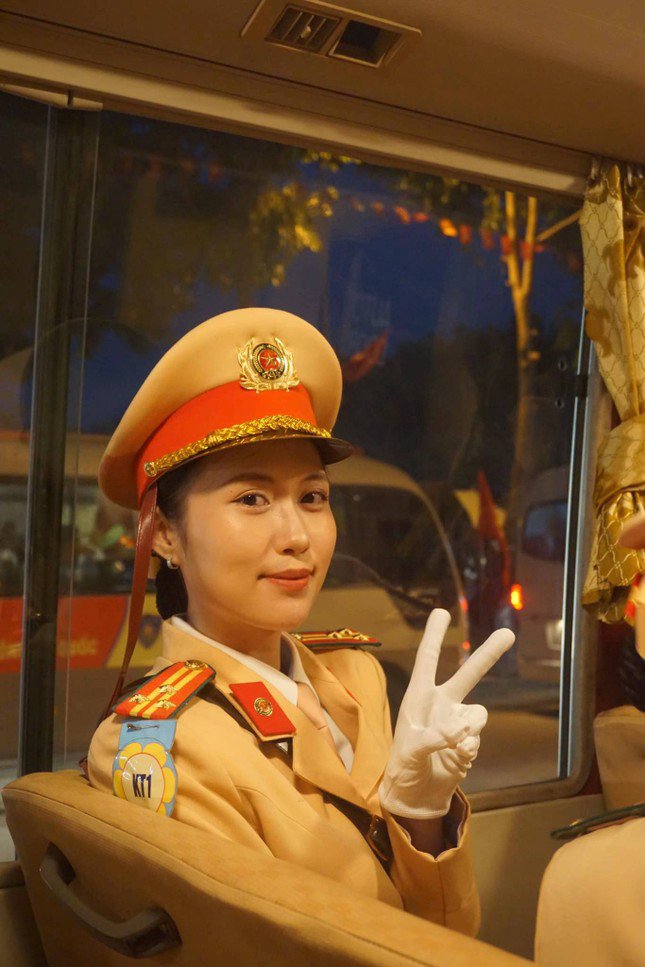 Loạt khoảnh khắc gây xao xuyến của các nữ chiến sĩ: A50 đúng là đỉnh nóc, kịch trần - 11