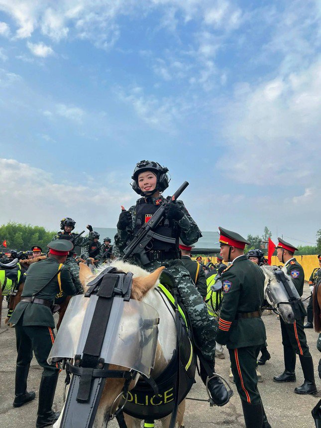 Loạt khoảnh khắc gây xao xuyến của các nữ chiến sĩ: A50 đúng là đỉnh nóc, kịch trần - 8