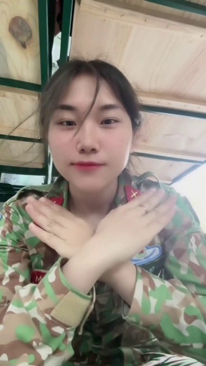 Loạt khoảnh khắc gây xao xuyến của các nữ chiến sĩ: A50 đúng là đỉnh nóc, kịch trần - 13