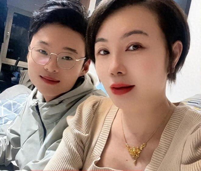 Phú bà U50 sinh con cho chồng trẻ kém 22 tuổi, con vừa chào đời liền tuyên bố 1 việc - 5