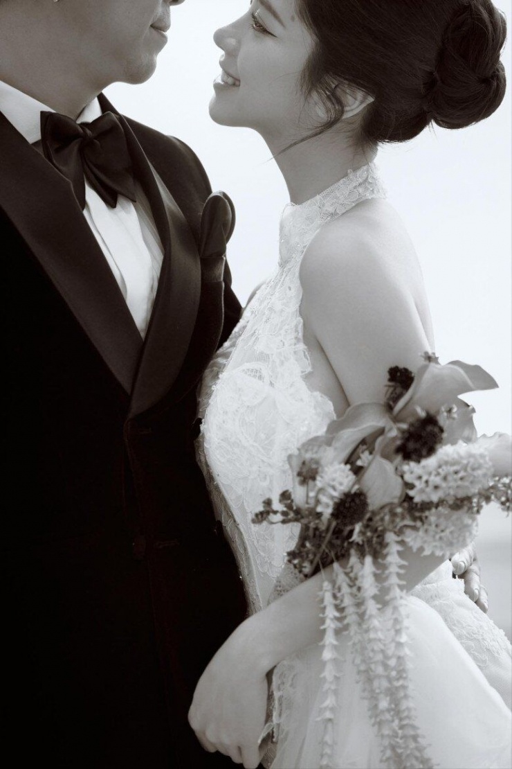 “Hotgirl tạp hóa” tung ảnh cưới bên bạn trai thiếu gia, nhan sắc cô dâu chú rể như “xé truyện bước ra” - 5