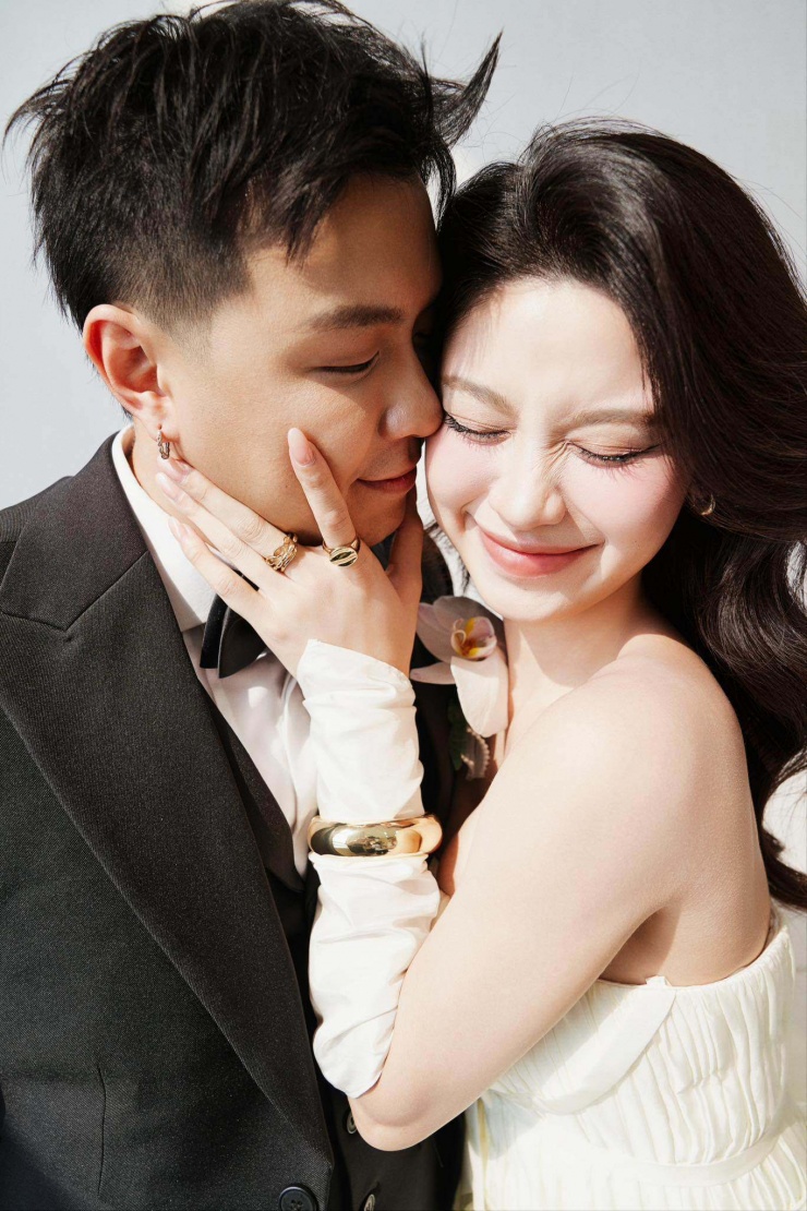 “Hotgirl tạp hóa” tung ảnh cưới bên bạn trai thiếu gia, nhan sắc cô dâu chú rể như “xé truyện bước ra” - 13