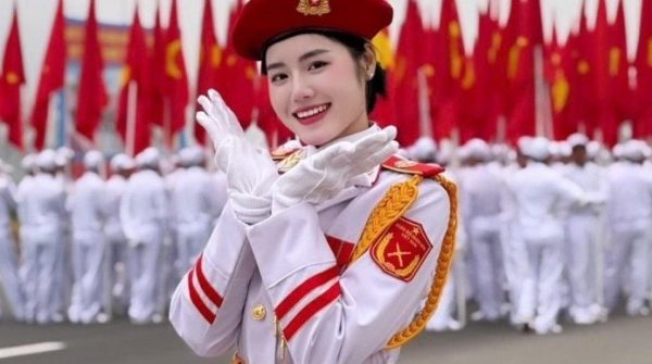 Cô gái Bắc Giang nhan sắc gây sốt trong ‘khối hoa hậu’ diễu binh 30/4 1745307051 937 thumbnail width740height495 anh cat 3 2 auto cropjpg