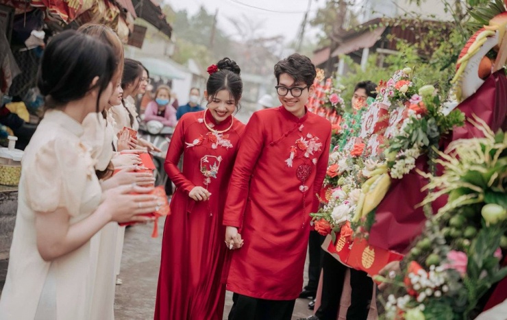 1745457820-thanh-thu-4-1949-width1000height630 Yêu 3 tháng, chàng trai Hải Dương mới biết bạn gái là hot girl nổi tiếng - 4