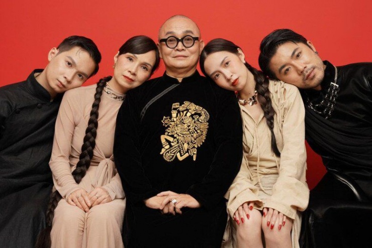 Hôn nhân của 2 nghệ sĩ quê Bắc Ninh: Người cưới vợ “Hoa hậu Hàng Buồm”, người nên duyên cùng Thiếu tá xinh đẹp - 2