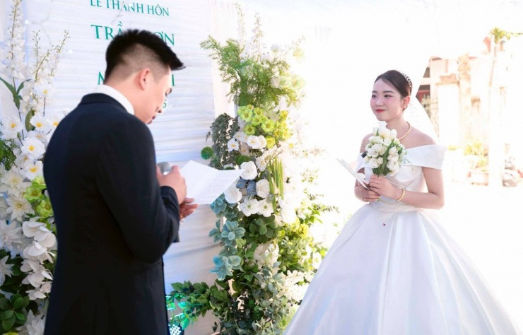 Cô dâu - chú rể bày tỏ lòng mình trong đám cưới 