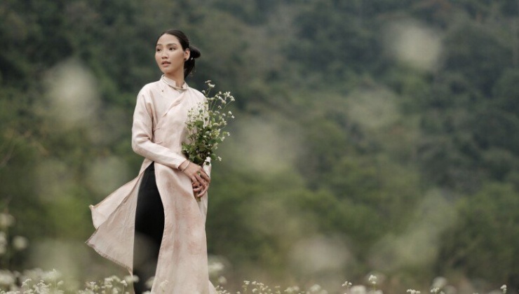 "Nàng thơ" sinh năm 2008 của Victor Vũ: 11 tuổi làm Đại sứ Áo dài VN, nhan sắc trong veo được "săn đón" ngay ở trường 1745627305 nang tho sinh nam 2008 trong phim moi cua victor vu 7 tuoi dong quang cao vinamilk 11 tuoi lam dai s screenshot 5 04 24 at 21 12 48 4143 726 width780height442