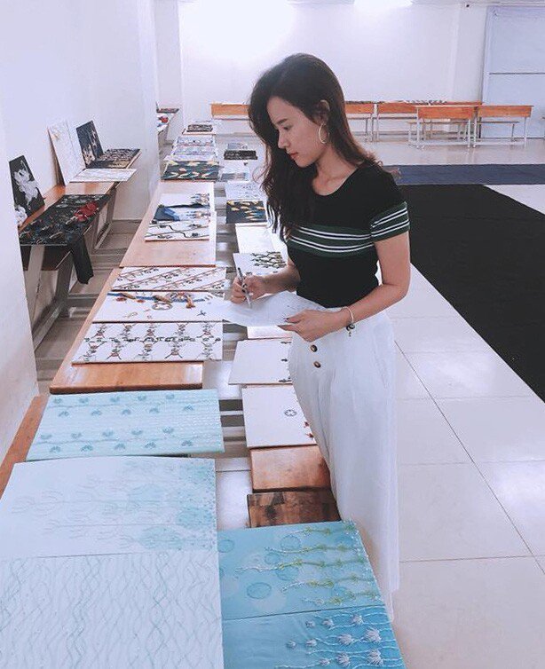 Midu rất quan tâm đến sinh viên và tâm huyết với công việc giảng dạy.