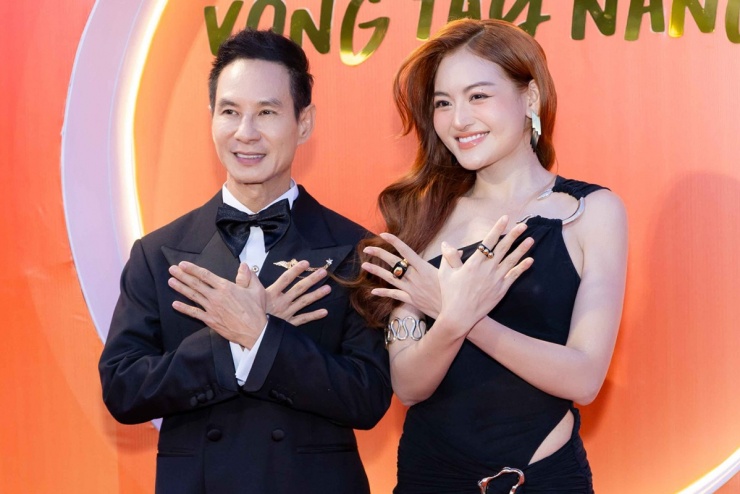 Diễn viên Thùy Anh góp mặt với vai nhỏ. Cô cho biết hai tháng sau casting, không nhận được kết quả, cô nghĩ đã trượt vai. Đúng lúc đó, tin vui từ đoàn phim gửi đến.