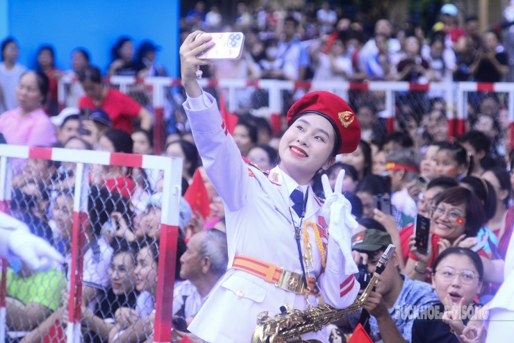 Những 'bóng hồng' quân nhạc gây thương nhớ - 3