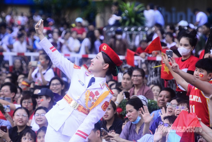 Những 'bóng hồng' quân nhạc gây thương nhớ - 4