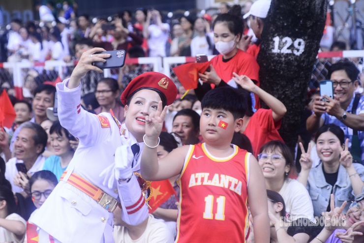 Những 'bóng hồng' quân nhạc gây thương nhớ - 7