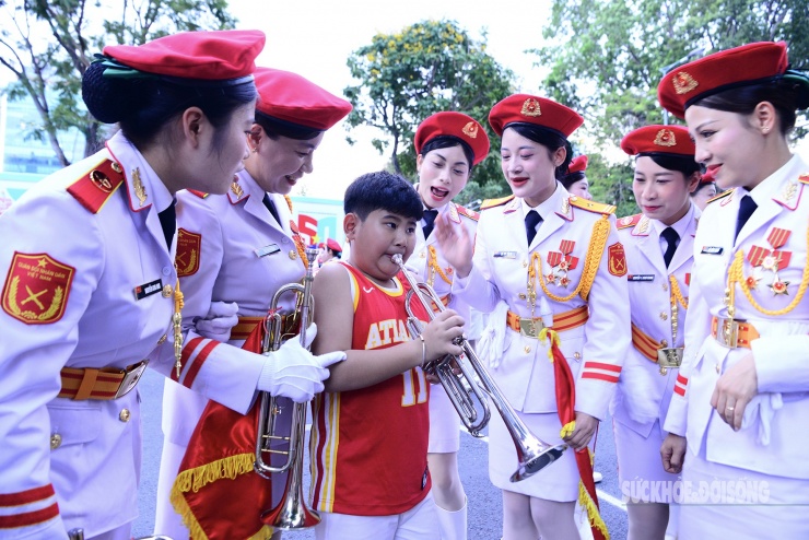 Những 'bóng hồng' quân nhạc gây thương nhớ - 8