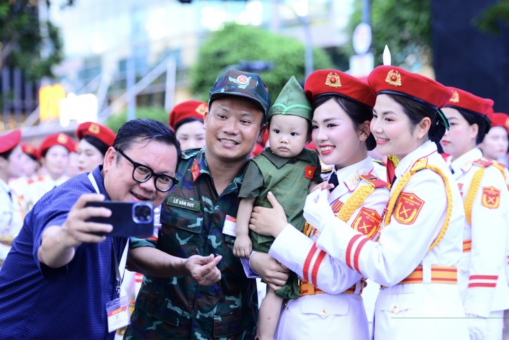 Những 'bóng hồng' quân nhạc gây thương nhớ - 9