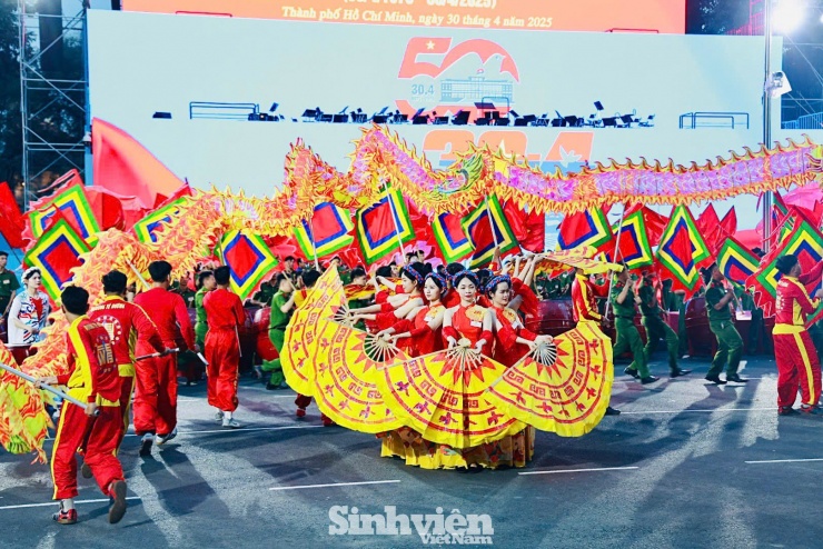 Nữ học viên Học viện Cảnh sát nổi bật tại buổi sơ duyệt diễu binh mừng 50 năm Ngày Giải phóng miền Nam - 11