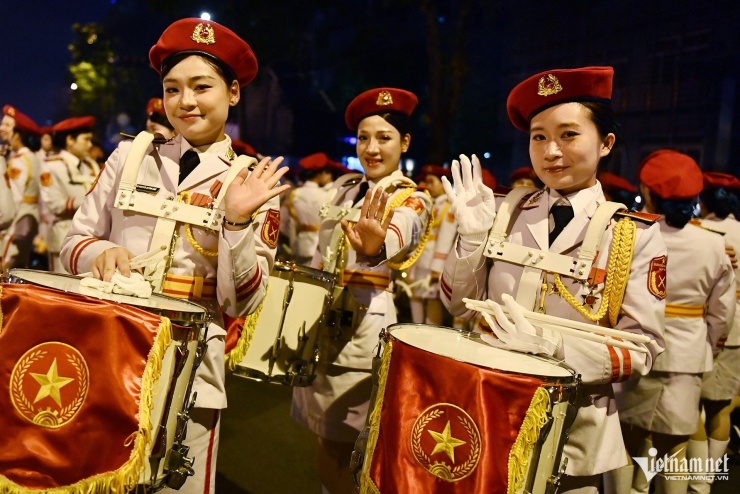 1745742102-w-chien-si-1-50053-width1920height1280 Khoảnh khắc 'lạ' của những người lính trong ngày tổng duyệt diễu binh - 2