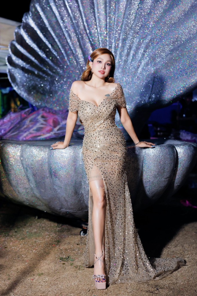 Vân Hugo ở concert 'Chị đẹp đạp gió rẽ sóng'.