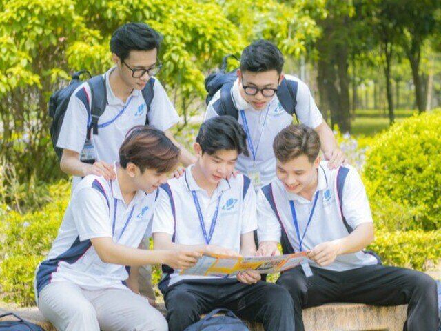 1745897977-nganh-hoc-khong-so-that-nghiep-muc-luong-toi-100-trieu-dongthang-nhieu-cong-ty-lon-trai-tham-do-v-6282-419-width640height480 Ngành học không sợ thất nghiệp, mức lương tới 100 triệu đồng/tháng, nhiều công ty lớn