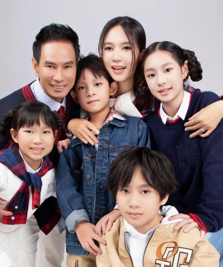 Đạo diễn Lý Hải kết hôn với Minh Hà năm 2010, có bốn con. Hiện vợ anh là nhà sản xuất phim, hỗ trợ chồng phát triển sự nghiệp.