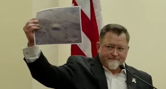 Cựu quan chức NASA khiến dư luận dậy sóng khi tung bằng chứng tuyệt mật về đĩa bay, phá vỡ im lặng sau 30 năm- Ảnh 3.