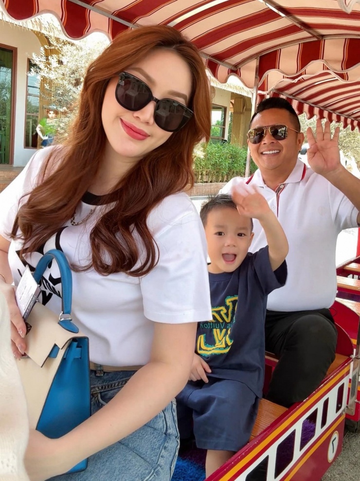 Bảo Thy run sợ khi đi chơi cùng chồng con 1746232532 bao thy 6 1199 width1200height1600