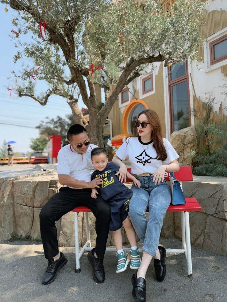 Bảo Thy run sợ khi đi chơi cùng chồng con - 7