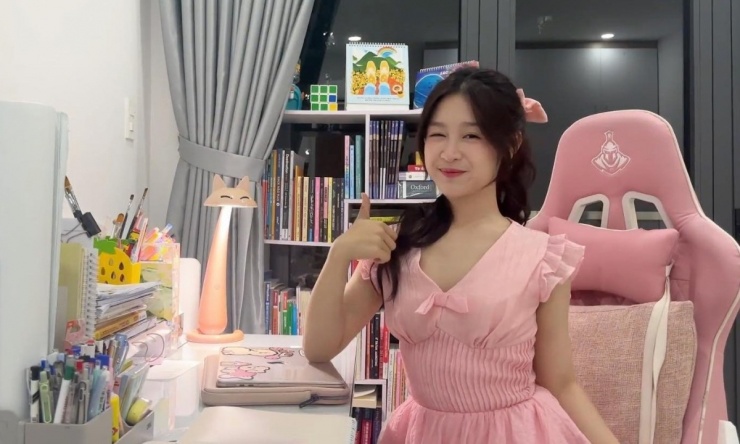 Duy trì công việc người mẫu, diễn viên và MC cho đến hiện tại, Bảo Ngọc cho hay cô chú trọng nhất việc học. Đôi khi, cô thực hiện vlog chia sẻ về việc học tập.