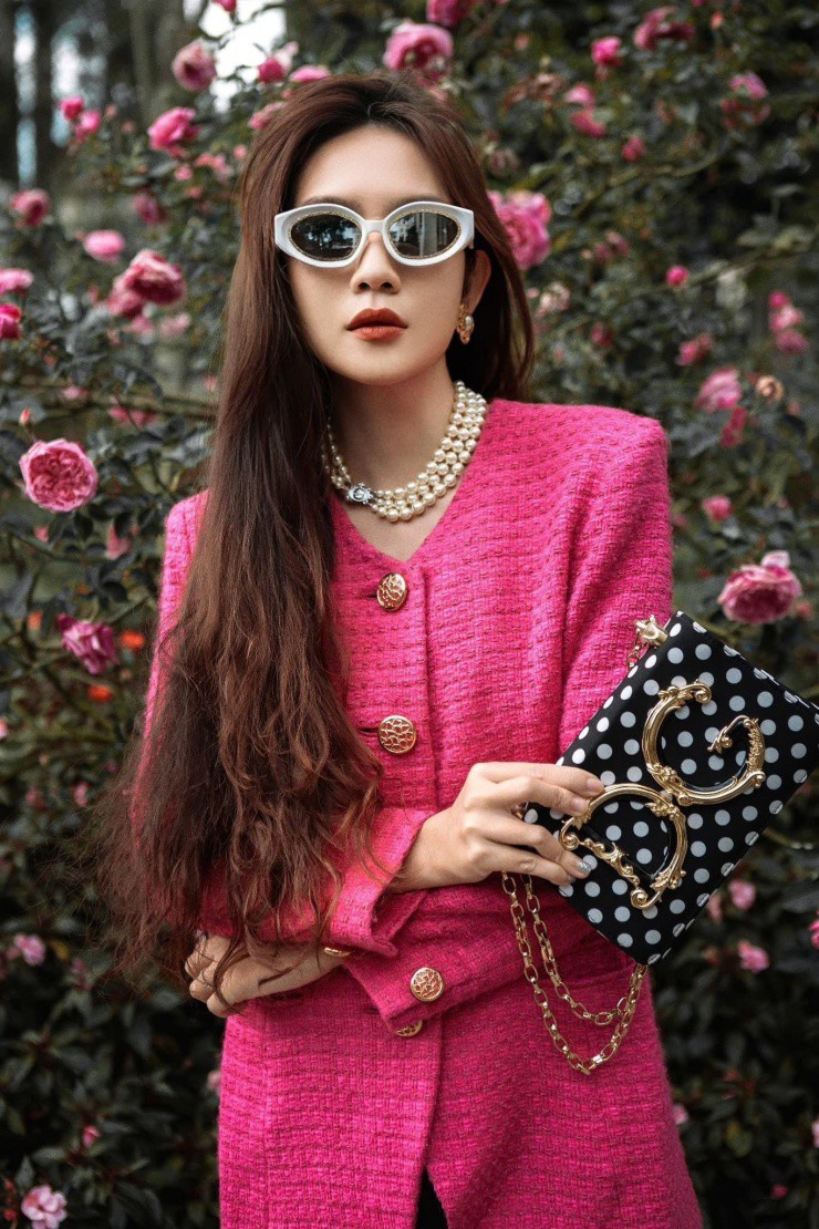 Nhan sắc mẹ 4 con Minh Hà ở tuổi 40. 