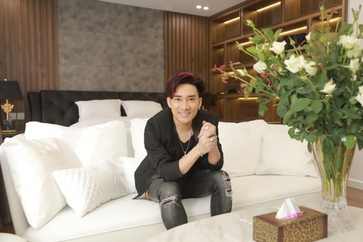 Nhờ hoạt động nghệ thuật chăm chỉ và tích lũy nên Quang Hà cũng là một trong những nghệ sĩ sở hữu khối tài sản lớn nhiều người mơ ước.