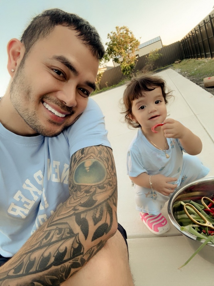 Ca sĩ cho biết nghề nail vất vả, tốn nhiều thời gian, nhưng vẫn có thể sắp xếp để lo việc nhà.