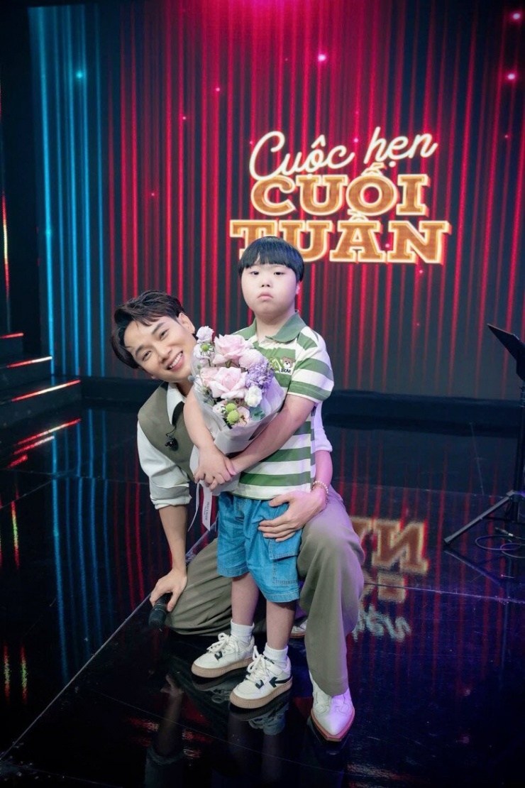 Cuộc gặp bất ngờ với một em bé làm Trúc Nhân khóc nức nở, hàng nghìn khán giả trào nước mắt - 11