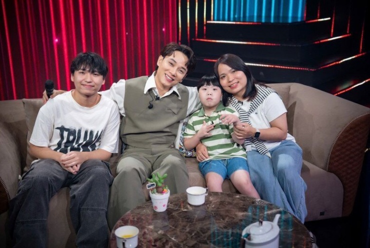 Cuộc gặp bất ngờ với một em bé làm Trúc Nhân khóc nức nở, hàng nghìn khán giả trào nước mắt - 10